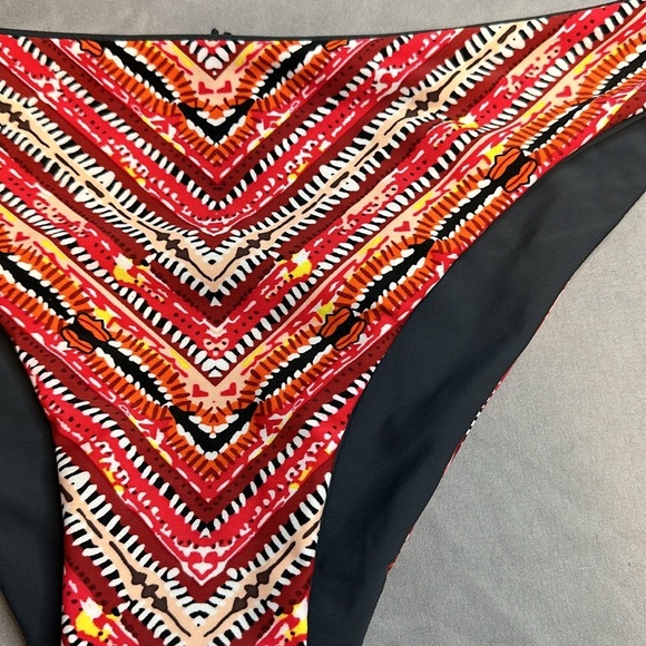 NWOT Reversible Patterned/Solid Bikini Bottoms 🌈 - Picture 2 of 7
